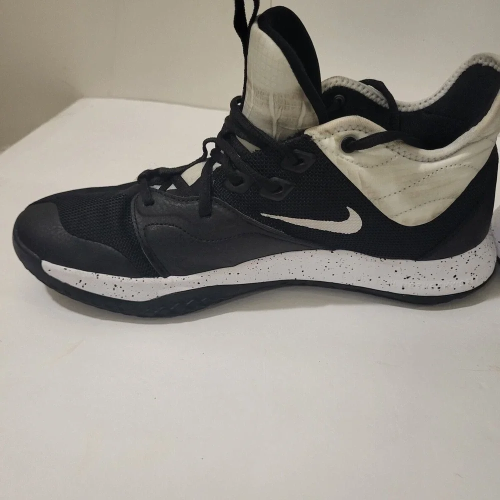NIKE / PAUL GEORGE'S, PG3TB Black/White Women's 9.5 Sneakers CN9513-001‎